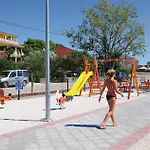 Front In Vrsi