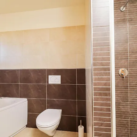 Gorgeous In With Wifi *