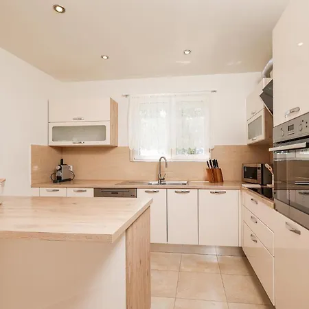 Vakantiehuis Gorgeous In With Wifi